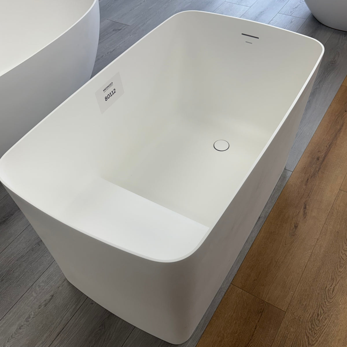 MCOCOD® Rectangular Acrylic Solid Surface Bathtub in Matt White Pure