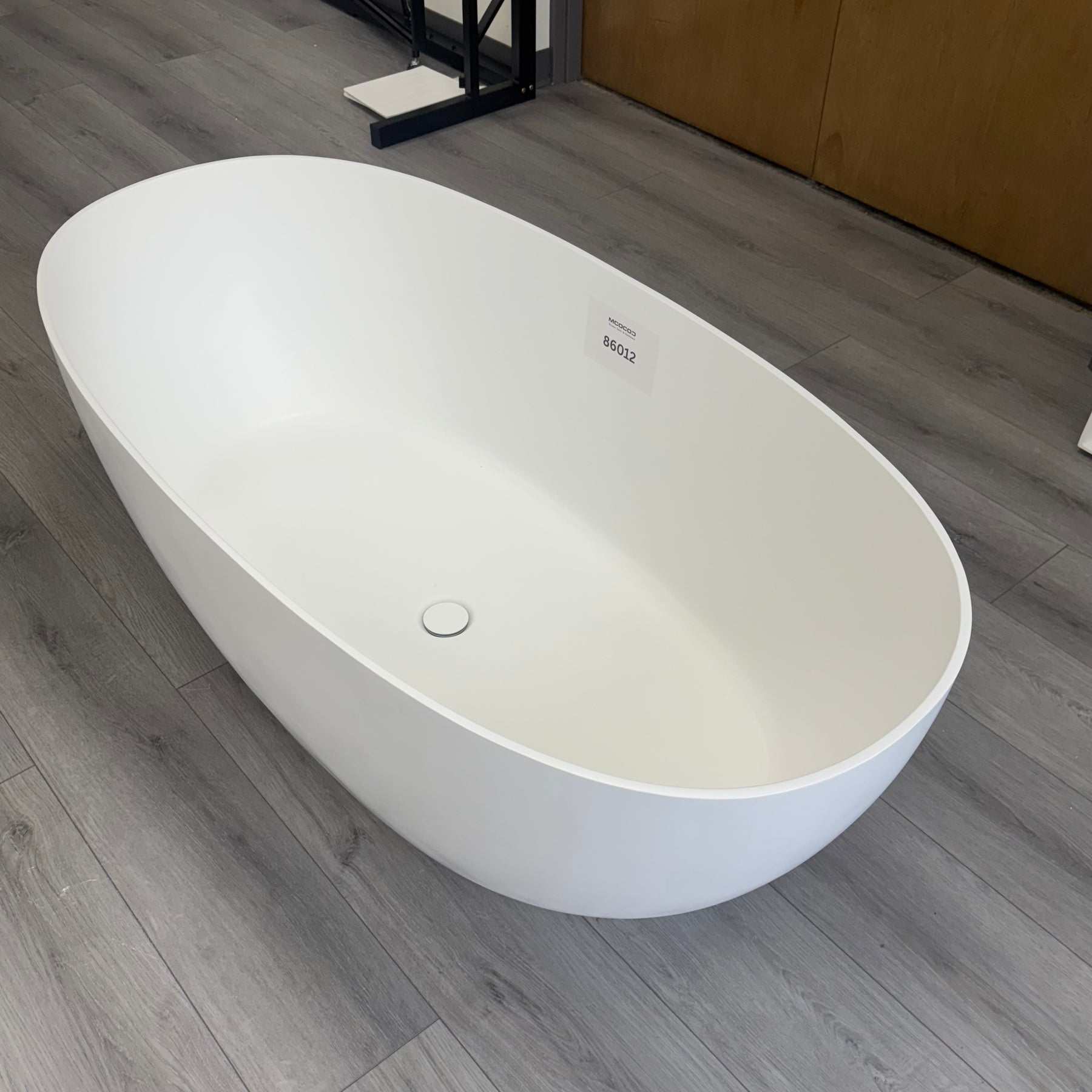 MCOCOD® Oval Acrylic Solid Surface Bathtub in Matt White Pure